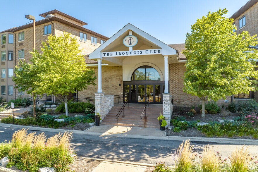 Iroquois Club 1101 Iroquois Ave Naperville IL 60563 Apartment Finder