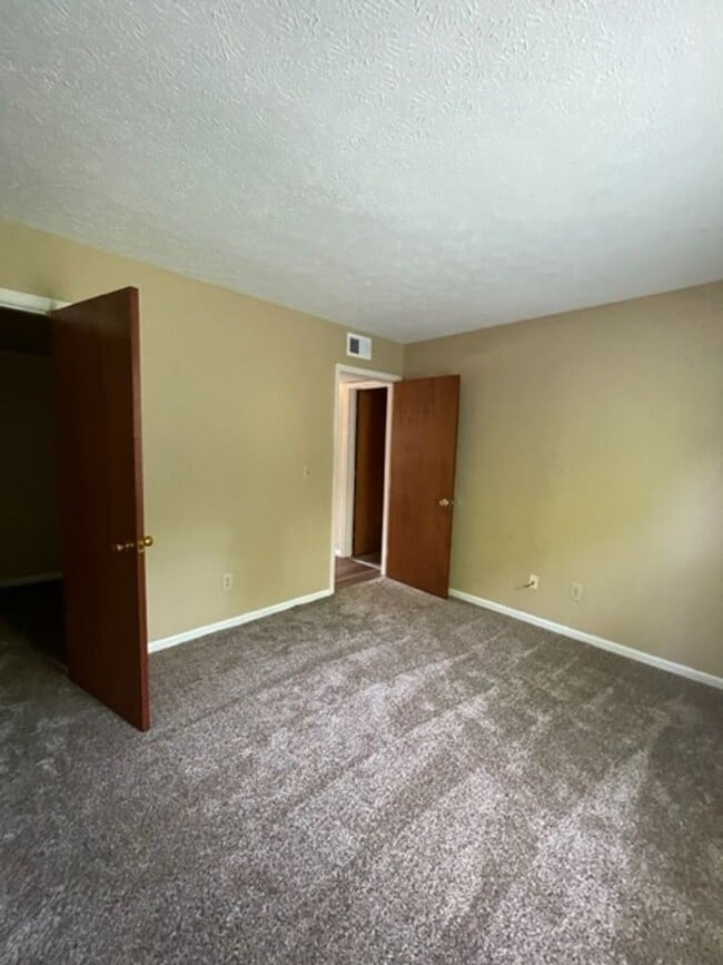 Building Photo - 409 Shelby Ave
