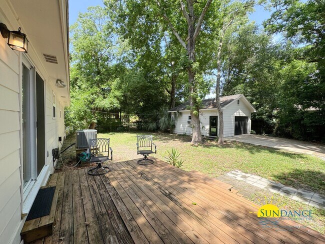 Building Photo - Fully renovated 3 Bedroom Home in Fort Wal...