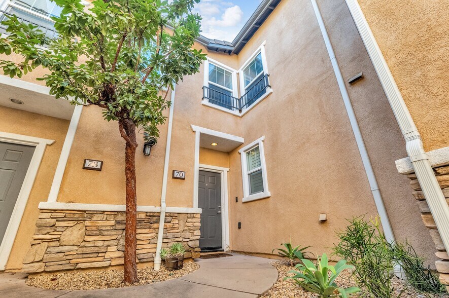 Building Photo - 16710 Nicklaus Dr
