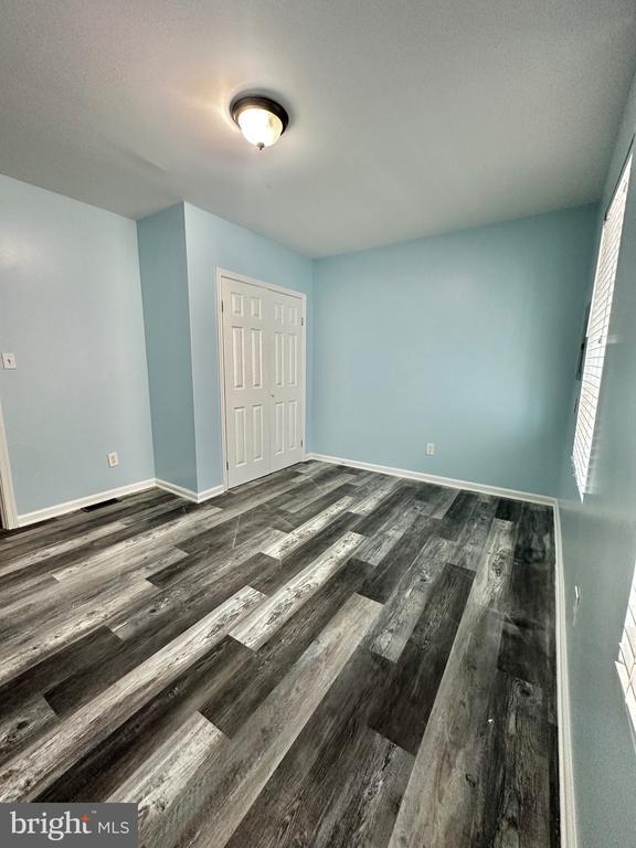 Building Photo - 542 Stanbridge St