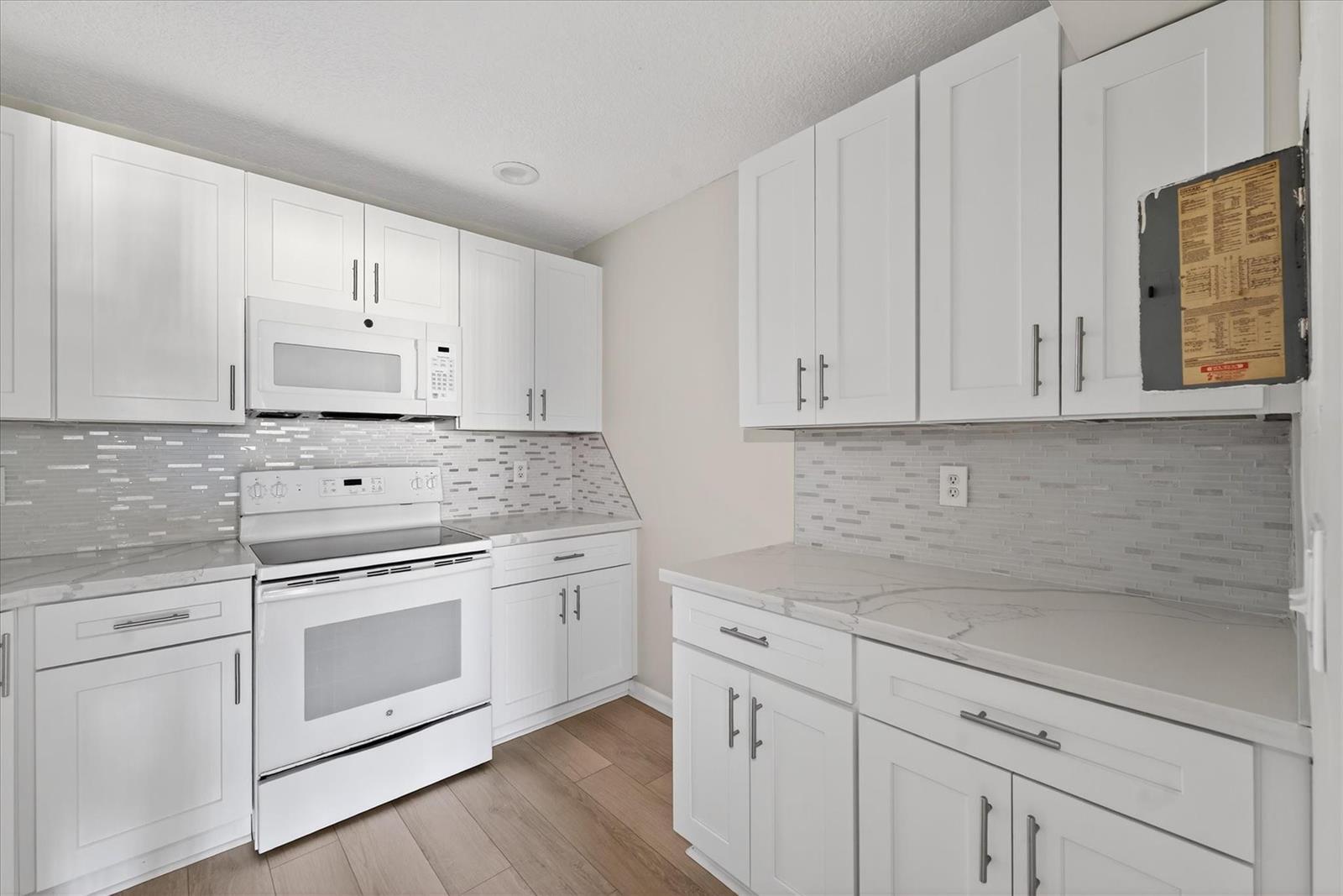 Building Photo - 4467 Carambola Cir S