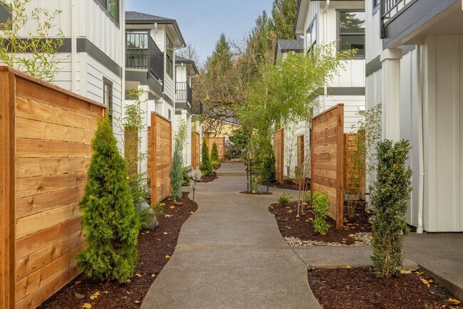 Building Photo - LAKE OSWEGO First Addition -Brand New Modern Cottage!