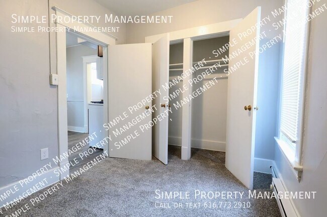 Building Photo - 920 4th St NW