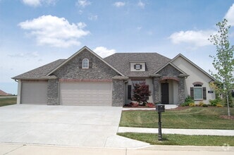 Building Photo - 6401 Cobble Creek Dr