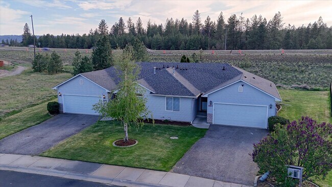 Primary Photo - 16807/16805 N. Mayfair