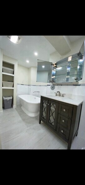 Building Photo - 26 Hazelwood St