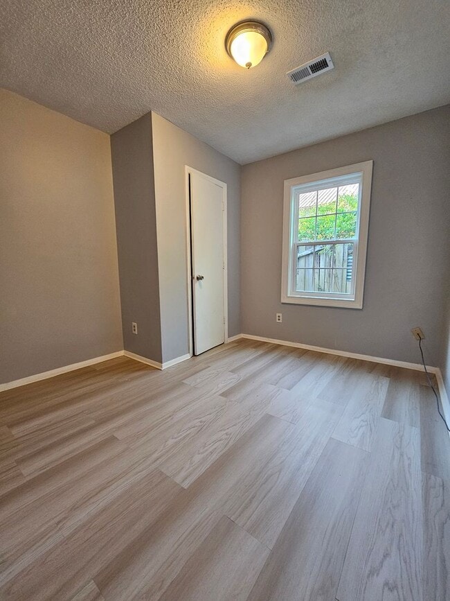 Building Photo - 3BR Home Near Downtown Wilmington – Recently Updated, Pet Friendly