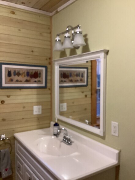 Building Photo - 90 Ross Rd