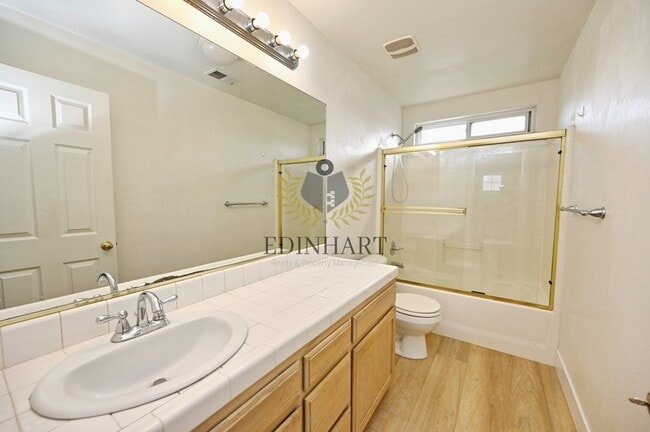 Building Photo - 6083 E Andrews Ave