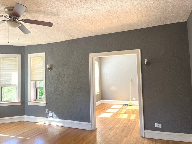 Building Photo - 7655 S Yates Blvd