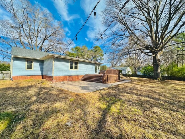 Building Photo - Updated Single-Level 3BD Home in Durham | Large Deck & Patio | Minutes to Duke & I-85