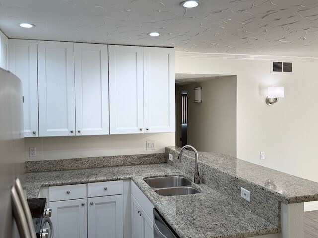 Building Photo - 45421 Sunset Ln