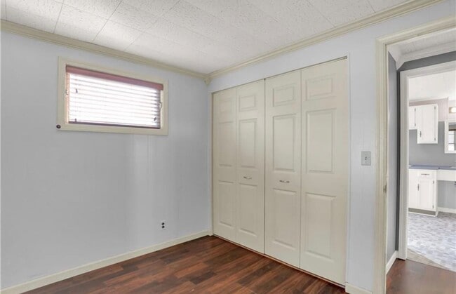 Building Photo - 1902 Thompson St