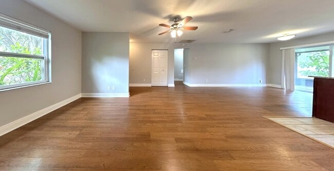 Building Photo - 6475 Cedarbrook Dr