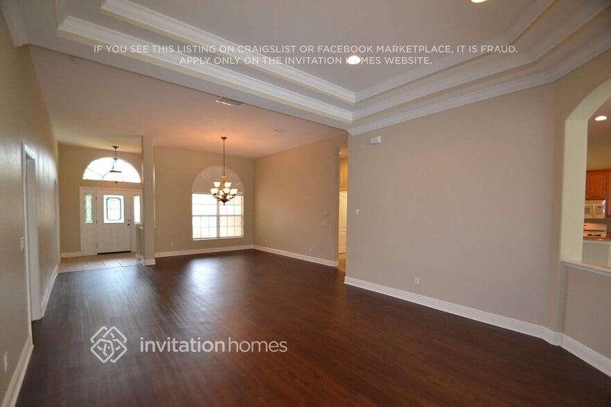 Building Photo - 13075 Peregrin Cir