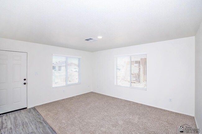 Building Photo - 7561 E 45th St