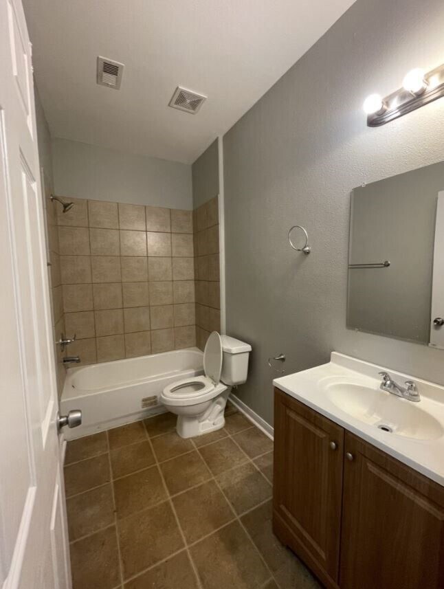 Building Photo - 3118 Barberry Dr