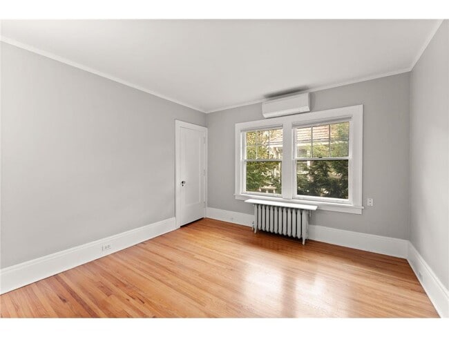 Building Photo - 1501 Summit Ave