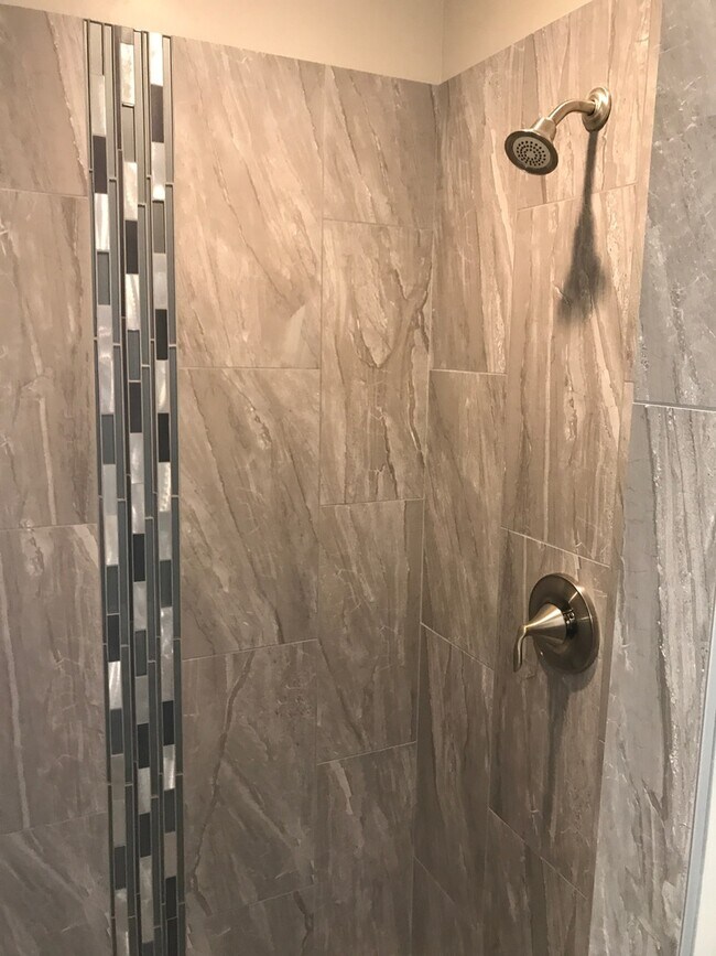 Building Photo - Very nice Townhouse in Santa Clara, with a POOL!!