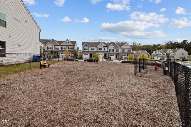 Building Photo - 1033 Heartstone Wy