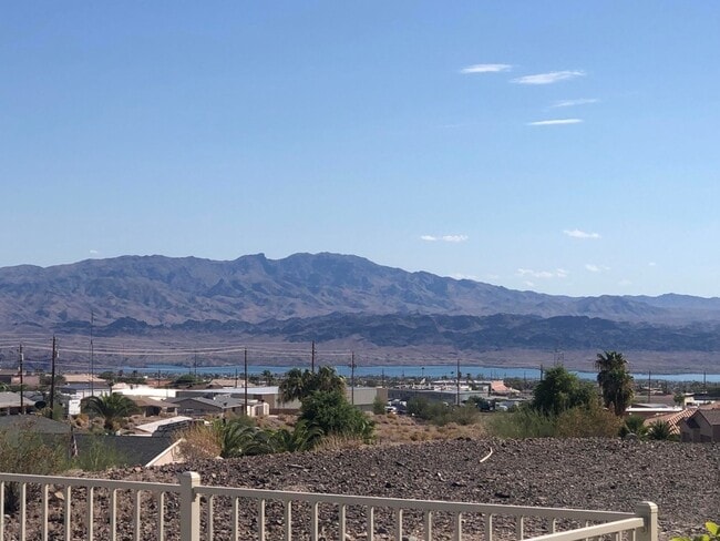 Building Photo - Long Term Pool Home Rental!! 3 Bedrooms 4 ...