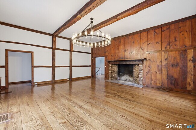 Building Photo - 1 Tulip Tree Ln