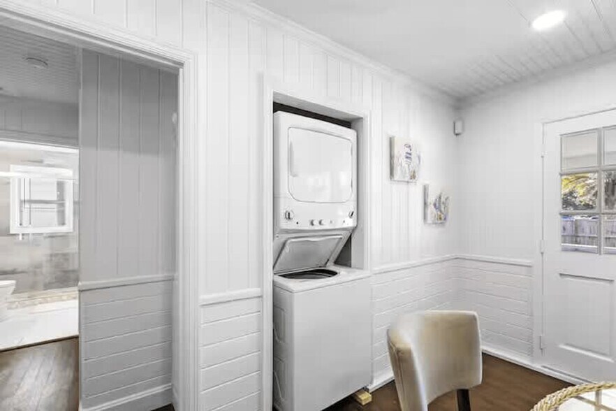 Building Photo - 1132 Carter Ave