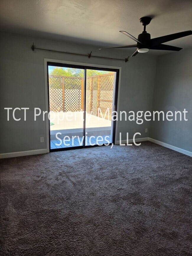 Building Photo - Nice corner Home in Tempe
