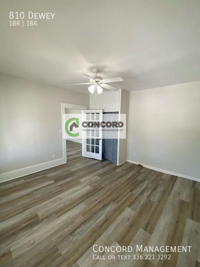 Building Photo - 810 Dewey-