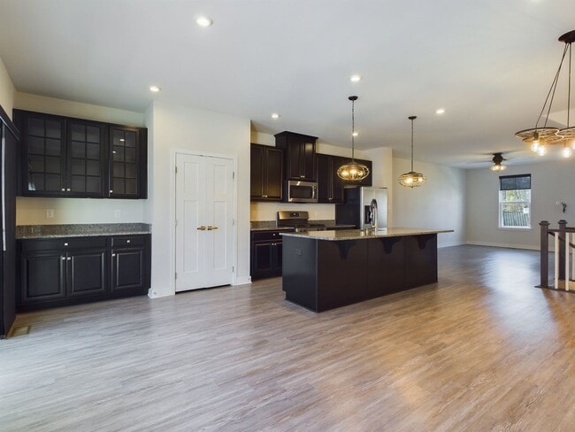 Building Photo - 537 Crofton Village Terrace