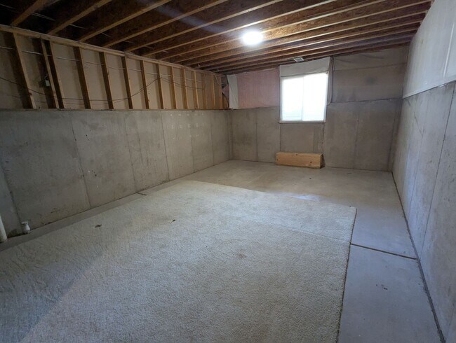 Building Photo - AWESOME 3-BDRM, 3-BATH, 4-LEVEL HOME AVAILABLE FOR IMMEDIATE OCCUPANCY IN GRAPEVINE - EVANS!