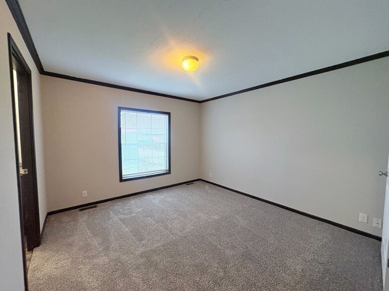 Building Photo - 10694 State Rte 762