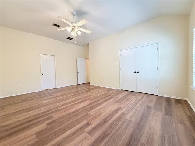 Building Photo - 1910 Pin Oak Ln