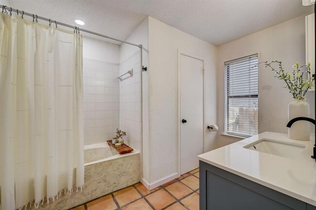 Building Photo - 13006 Moorcroft Ln