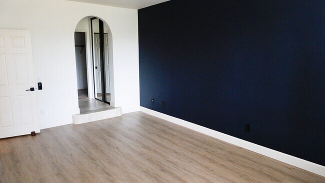 Building Photo - Resort style living - 2 Bd/2Ba 1,112 SqFt Condo