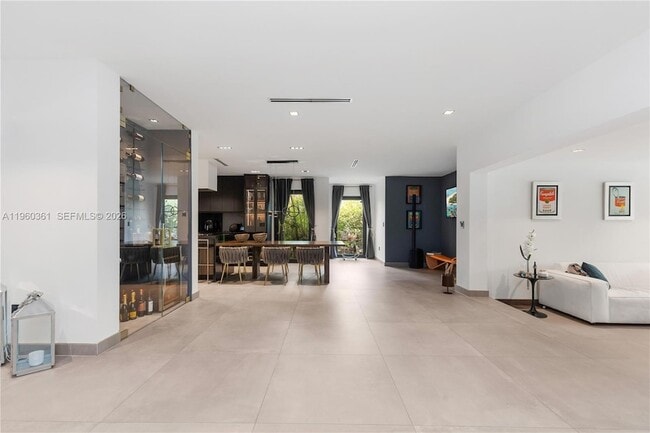 Building Photo - 63 SW 31st Rd