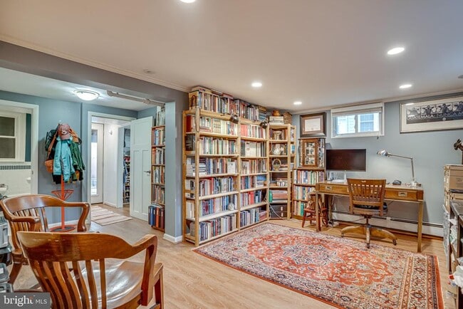 Building Photo - 3 E Linden St
