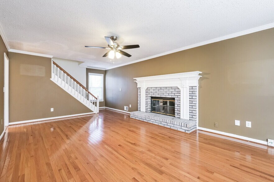 Building Photo - 28 Peggy Ct NW