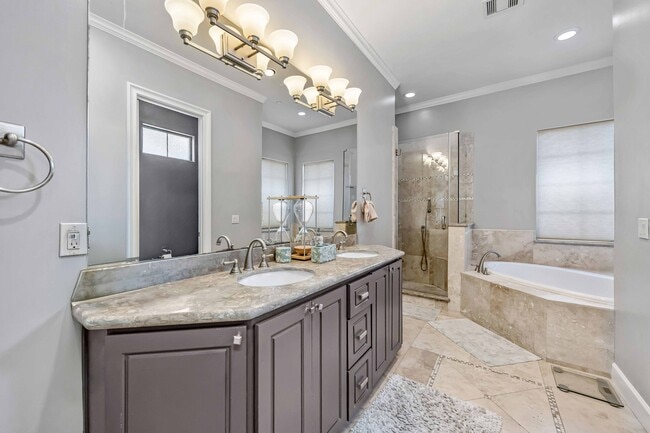 Building Photo - Balconies of Bomar