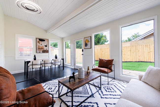 Building Photo - 1671 Trigg St