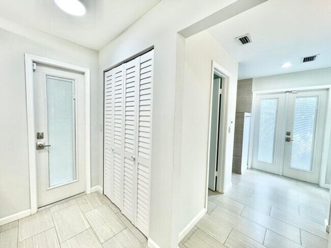 Building Photo - 11933 Waterwood Dr