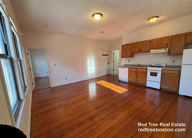 Building Photo - 163 Strathmore Rd