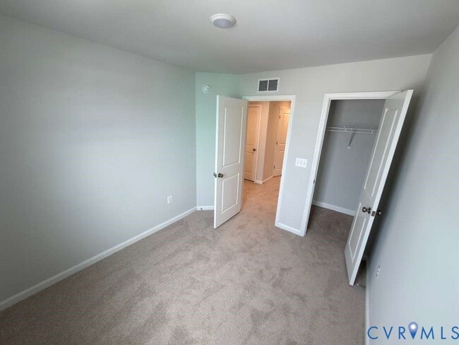 Building Photo - 449 Burden Dr