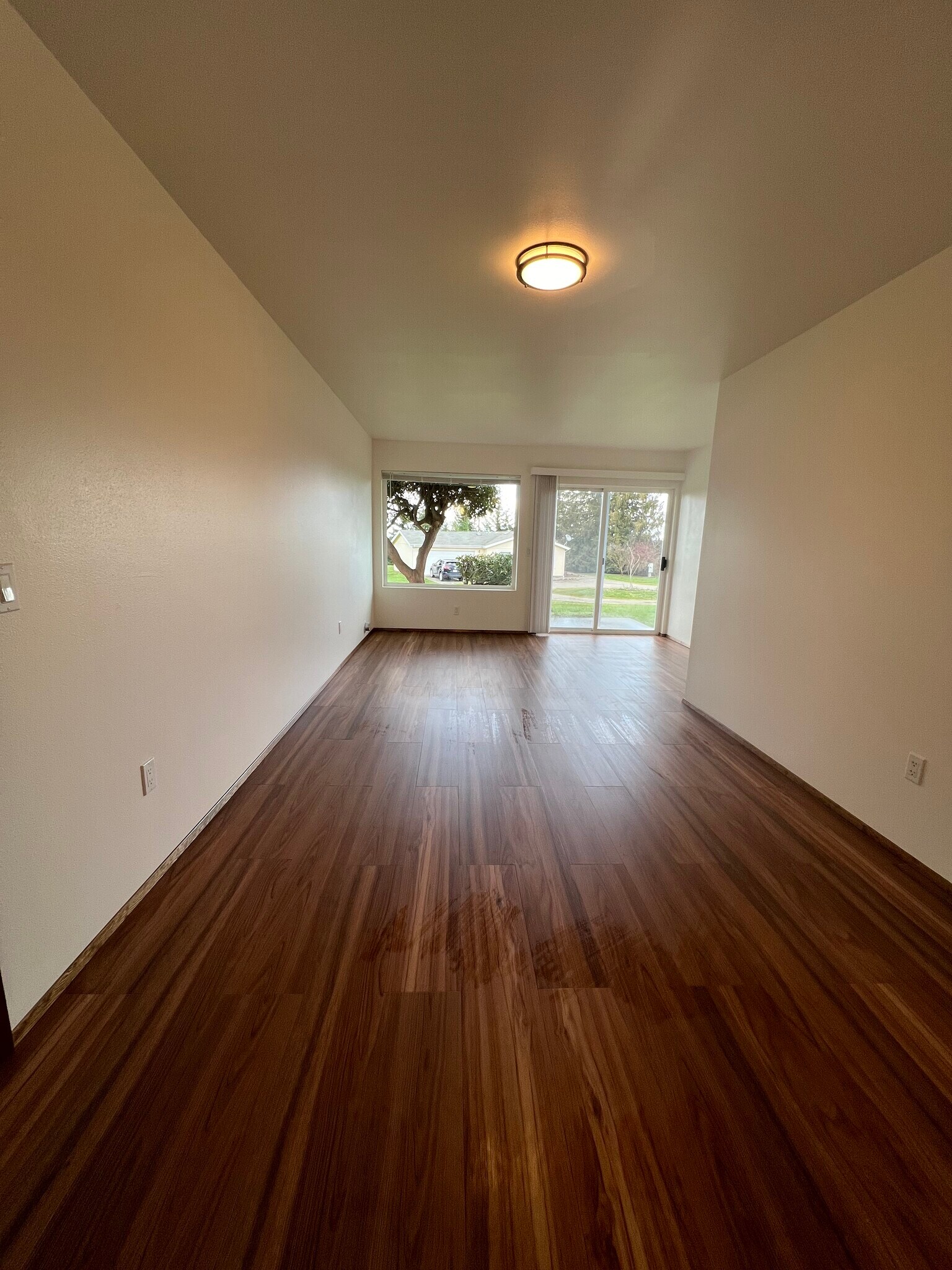 Building Photo - 1045 S 3rd Ave