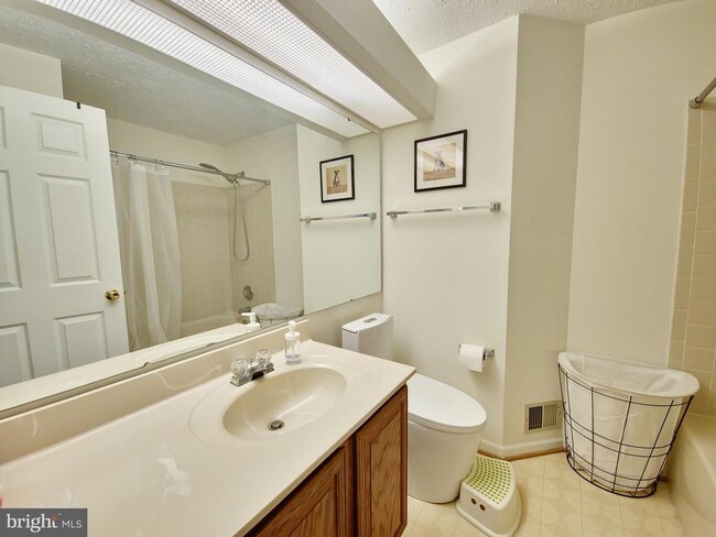 Building Photo - 10917 Outpost Dr