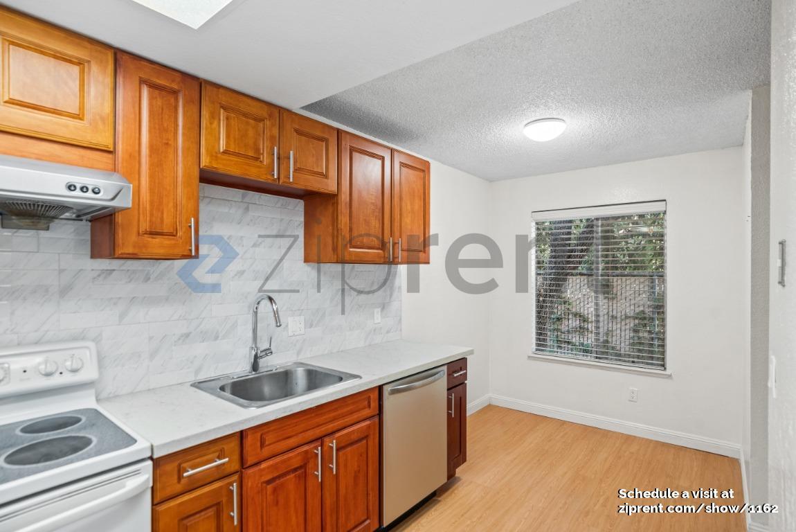 Building Photo - 1079 Tekman Dr