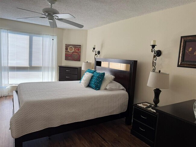 Building Photo - 25188 Marion Ave