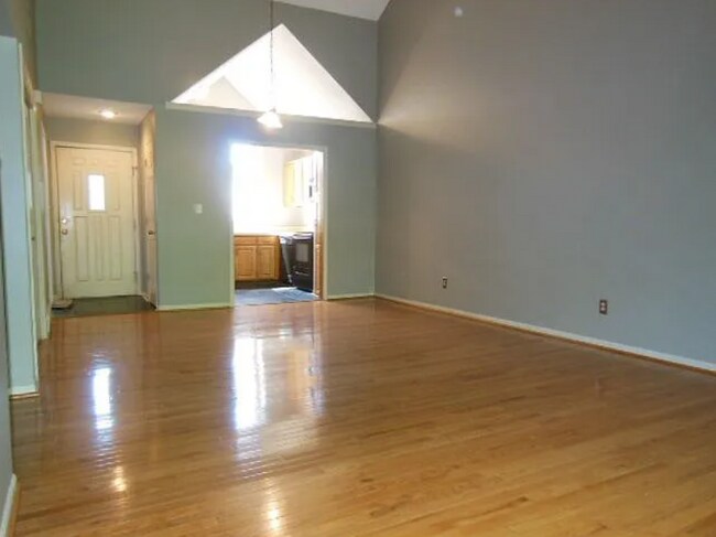 Building Photo - 4831 Horton St