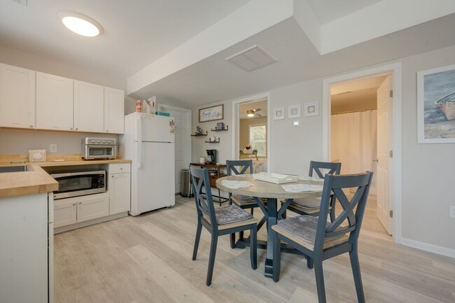 Building Photo - 600 W. Third Street